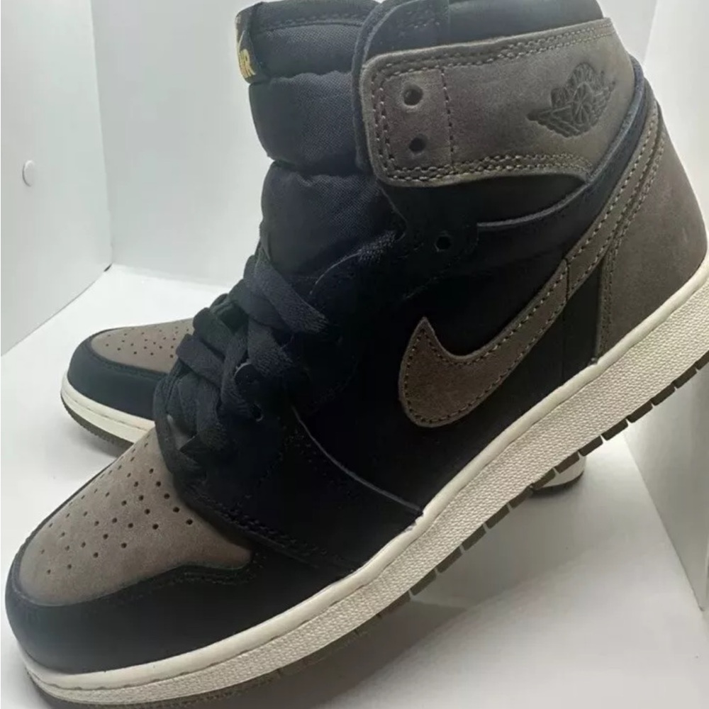Jordan 1 palomino size 6.5Y / 8 women’s